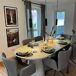 Rema Homes - Moderne Mit Kueche In 아파트 오펜부르크